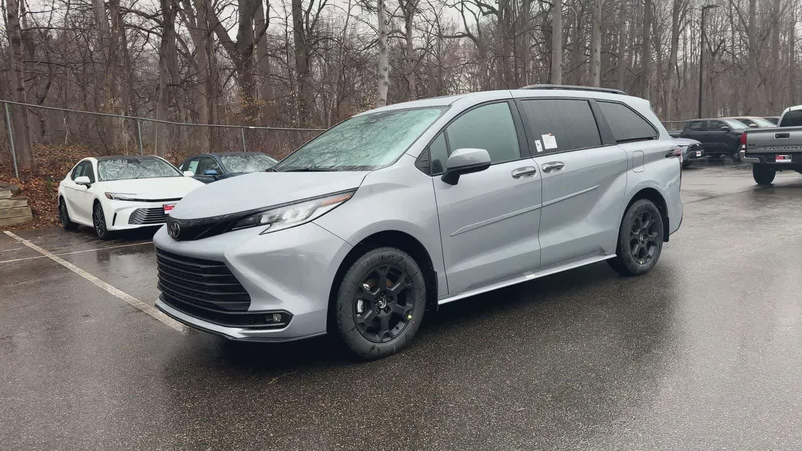 Thumbnail: 2026 Toyota Sienna - 4