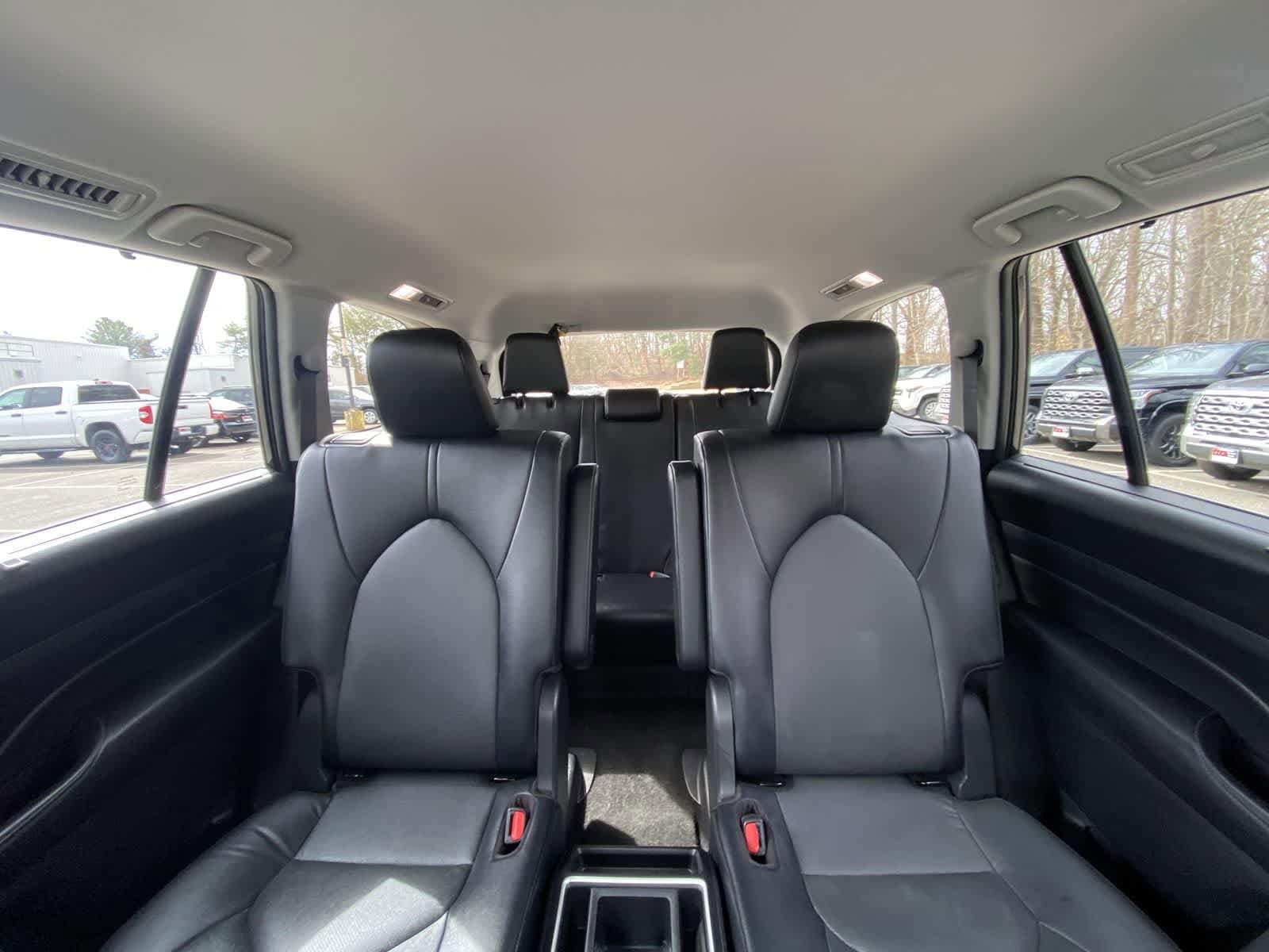 Thumbnail: 2025 Toyota Grand Highlander - 25