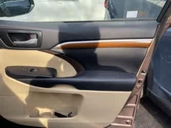 Thumbnail: 2017 Toyota Highlander - 14
