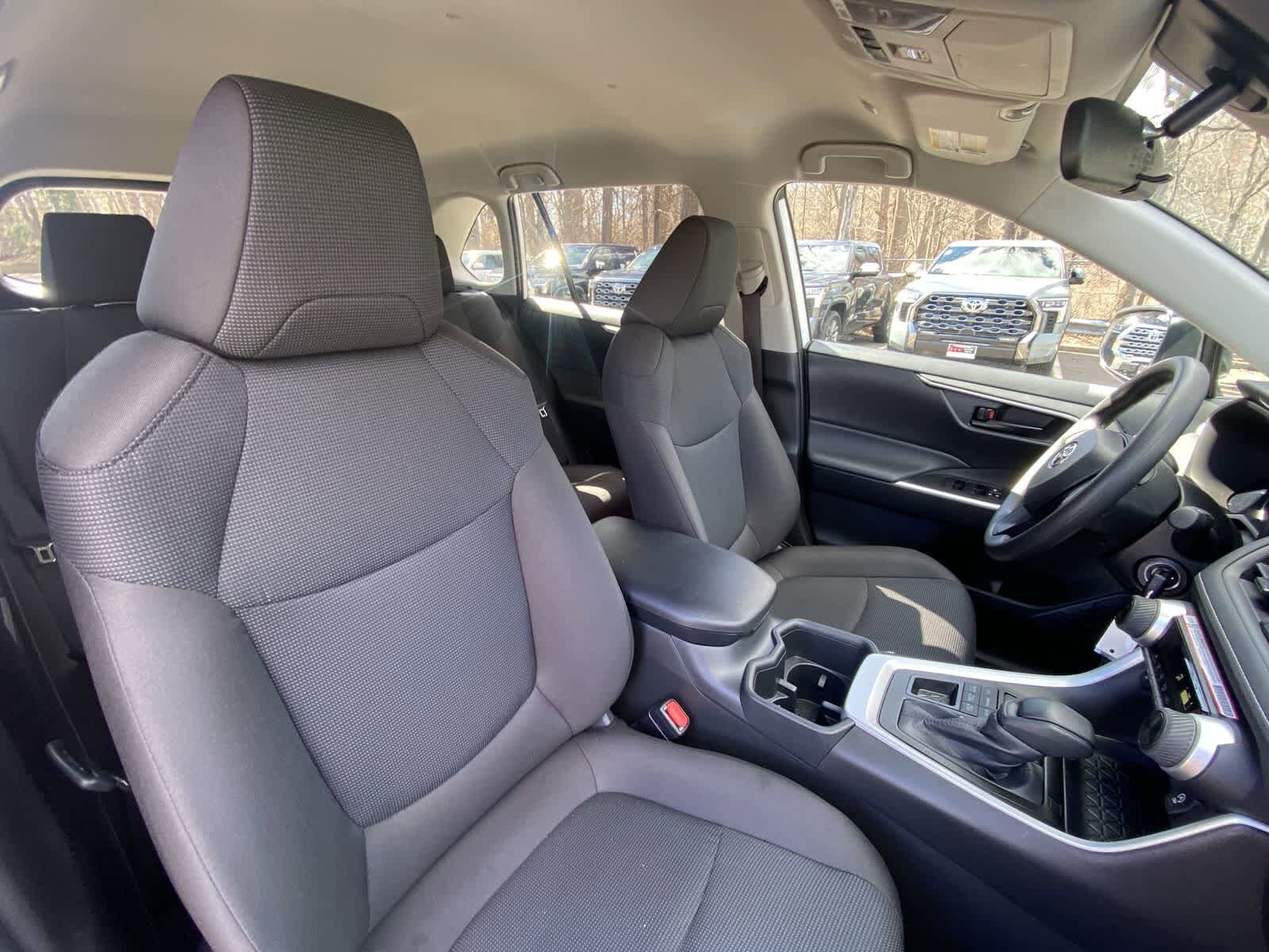 Thumbnail: 2025 Toyota RAV4 - 23