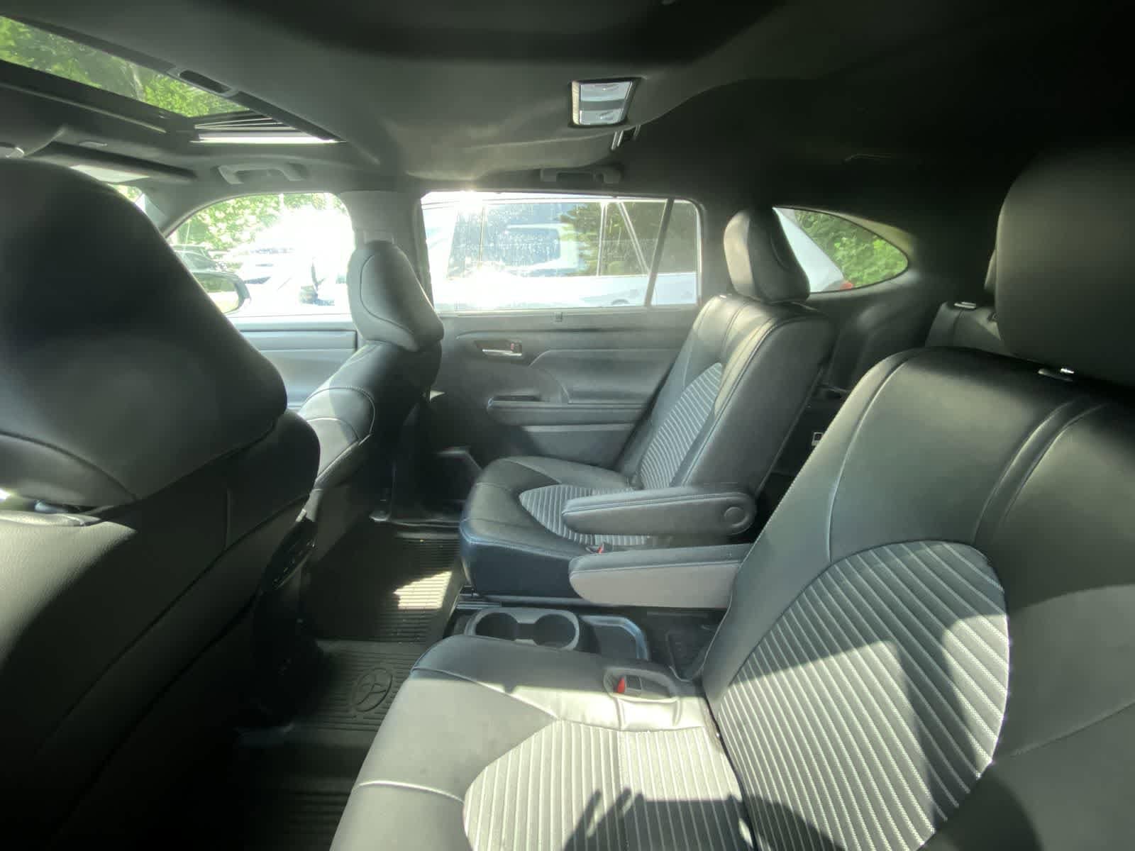 Thumbnail: 2023 Toyota Highlander - 8