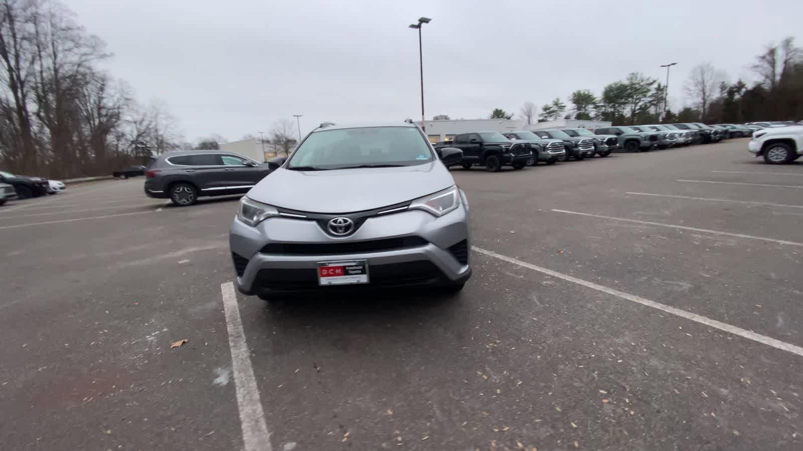 Thumbnail: 2016 Toyota RAV4 - 9