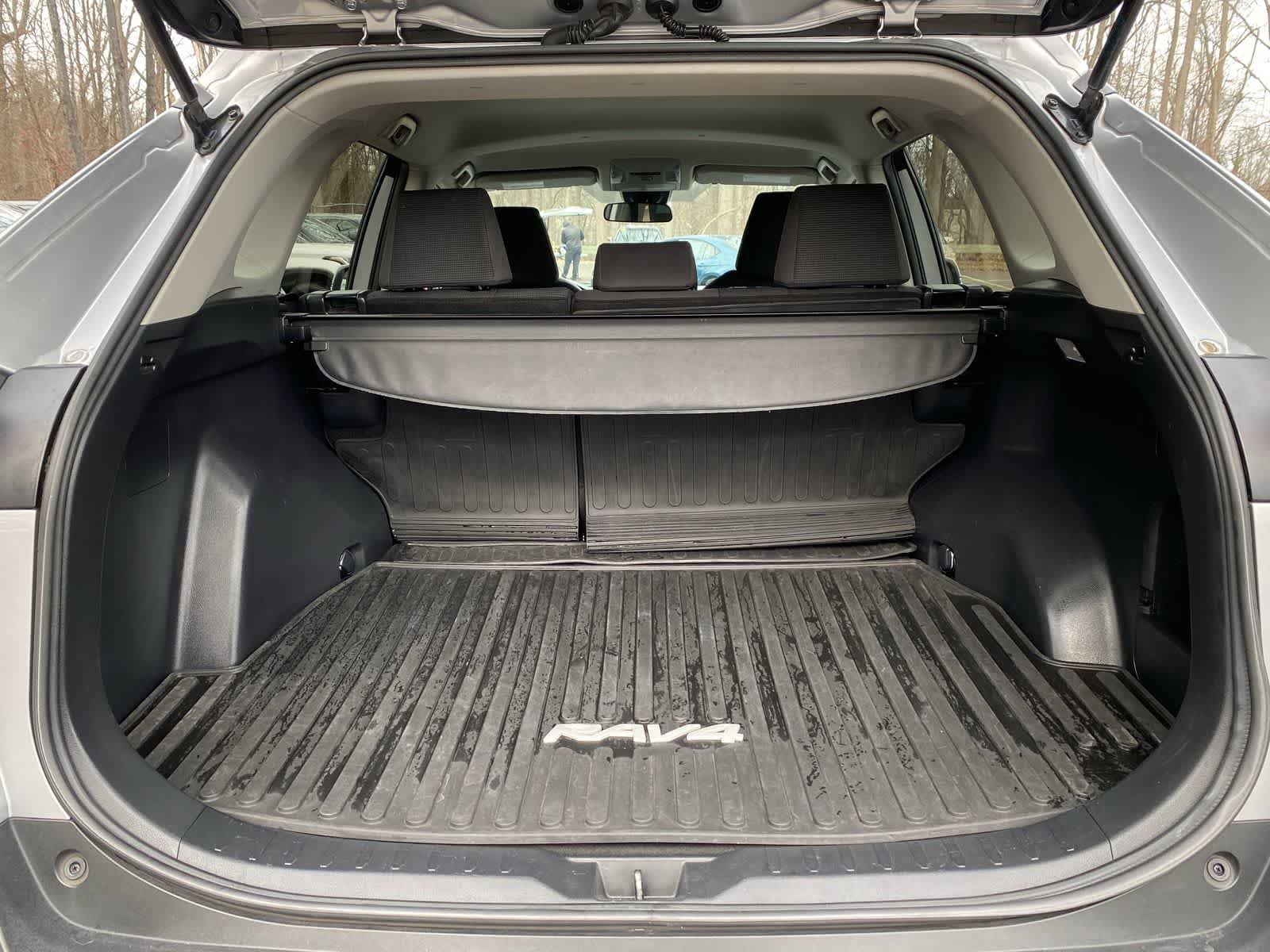 Thumbnail: 2021 Toyota RAV4 - 17