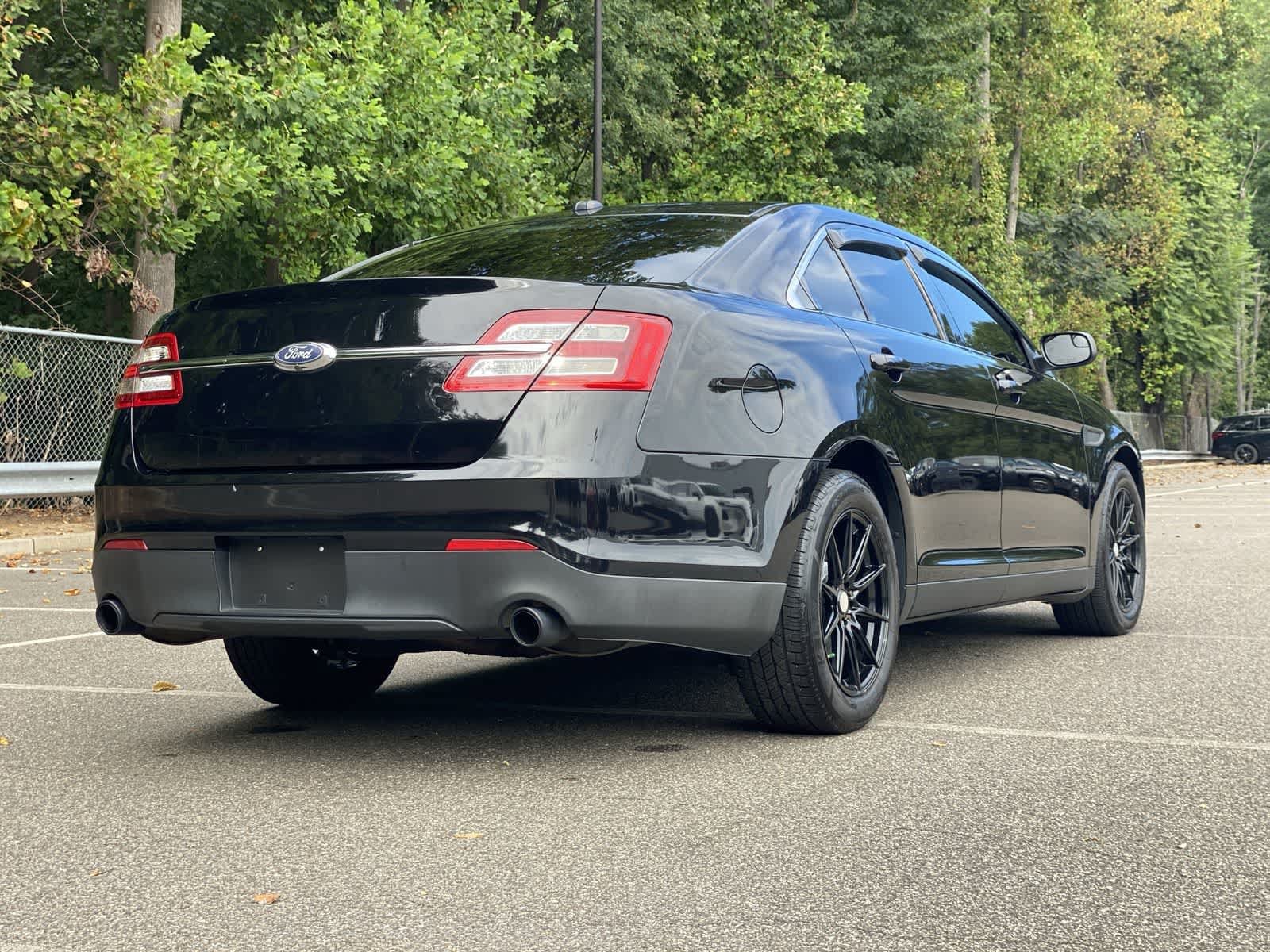 2019 Ford Taurus SE - Photo 13