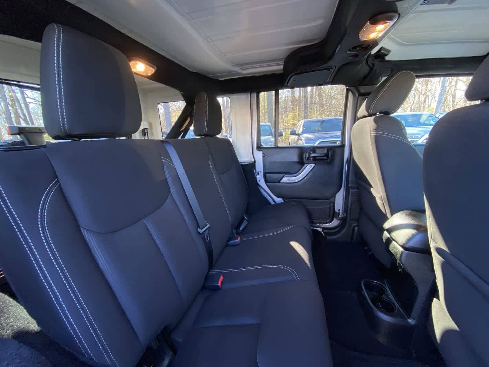 Thumbnail: 2016 Jeep Wrangler - 23