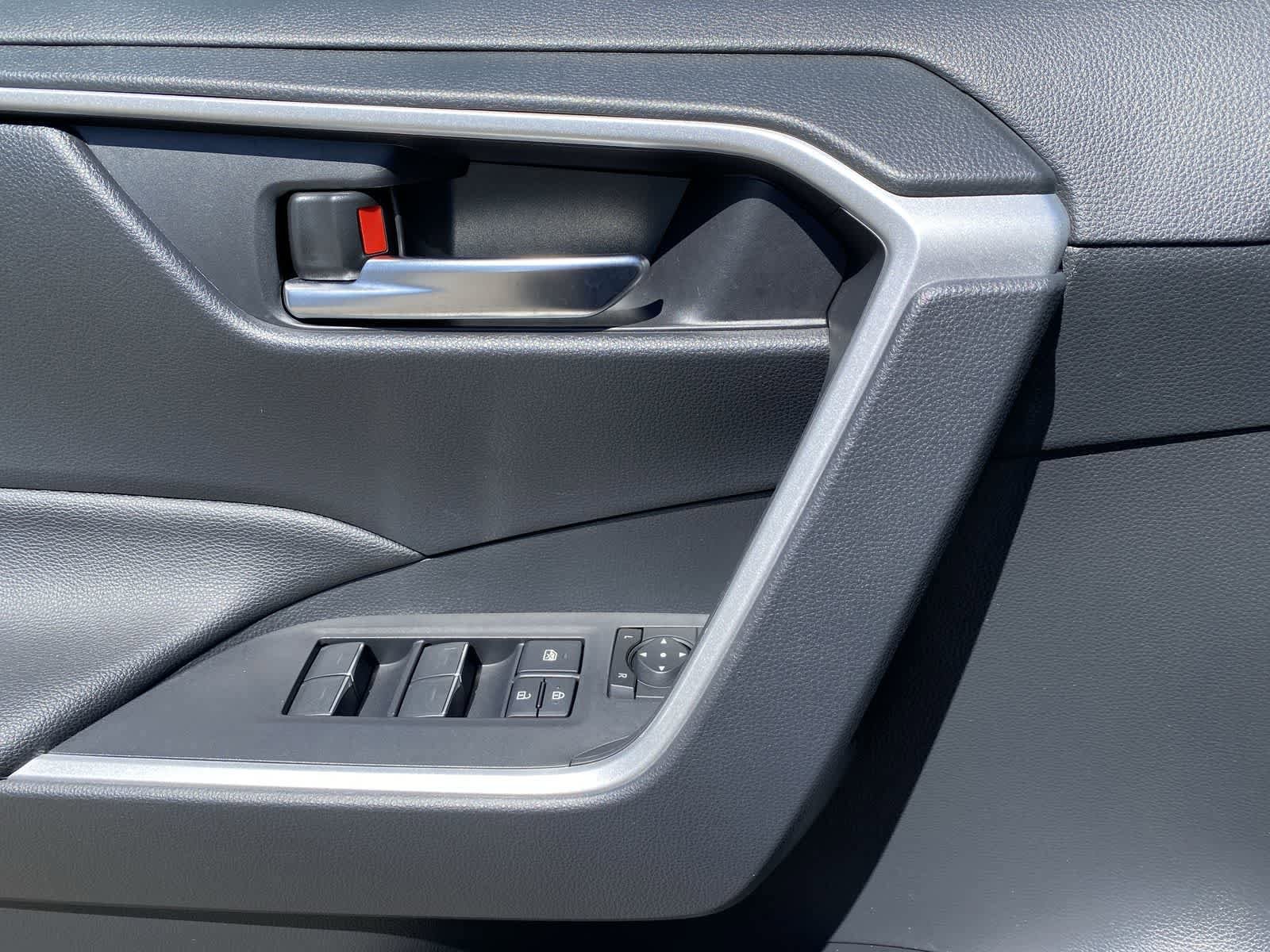 Thumbnail: 2025 Toyota RAV4 - 18