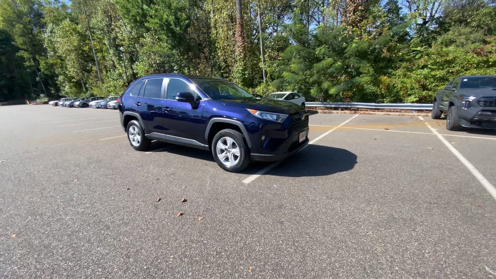 2021 Toyota RAV4 XLE photo 2