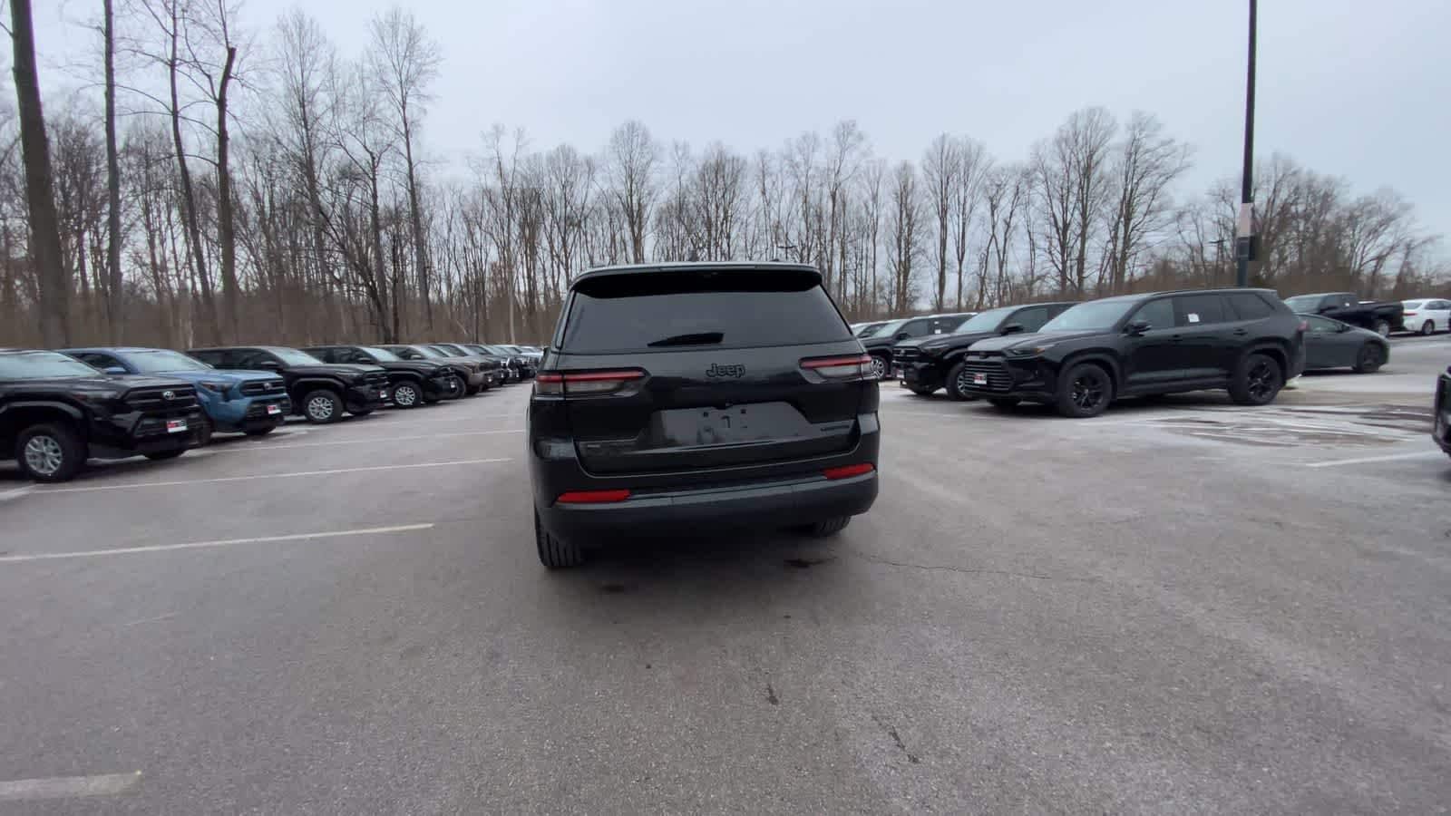 Thumbnail: 2022 Jeep Grand Cherokee - 10