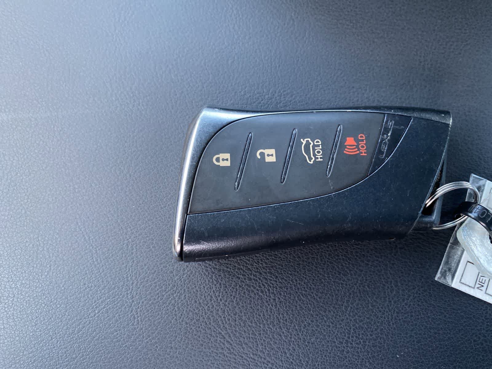 Thumbnail: 2022 Lexus ES - 38