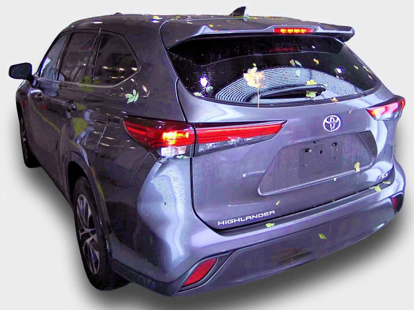 Thumbnail: 2020 Toyota Highlander - 4
