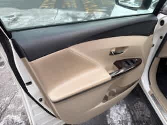 Thumbnail: 2010 Toyota Venza - 2