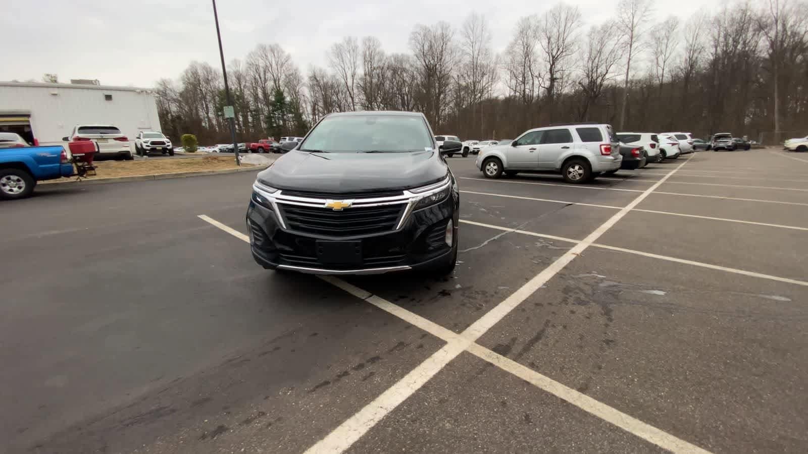 Thumbnail: 2022 Chevrolet Equinox - 8