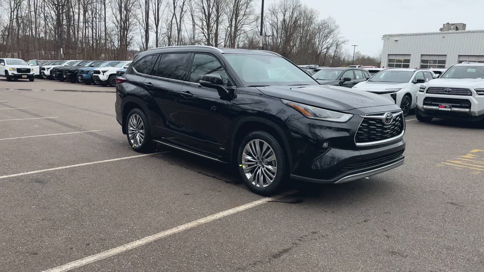 Thumbnail: 2026 Toyota Highlander - 2