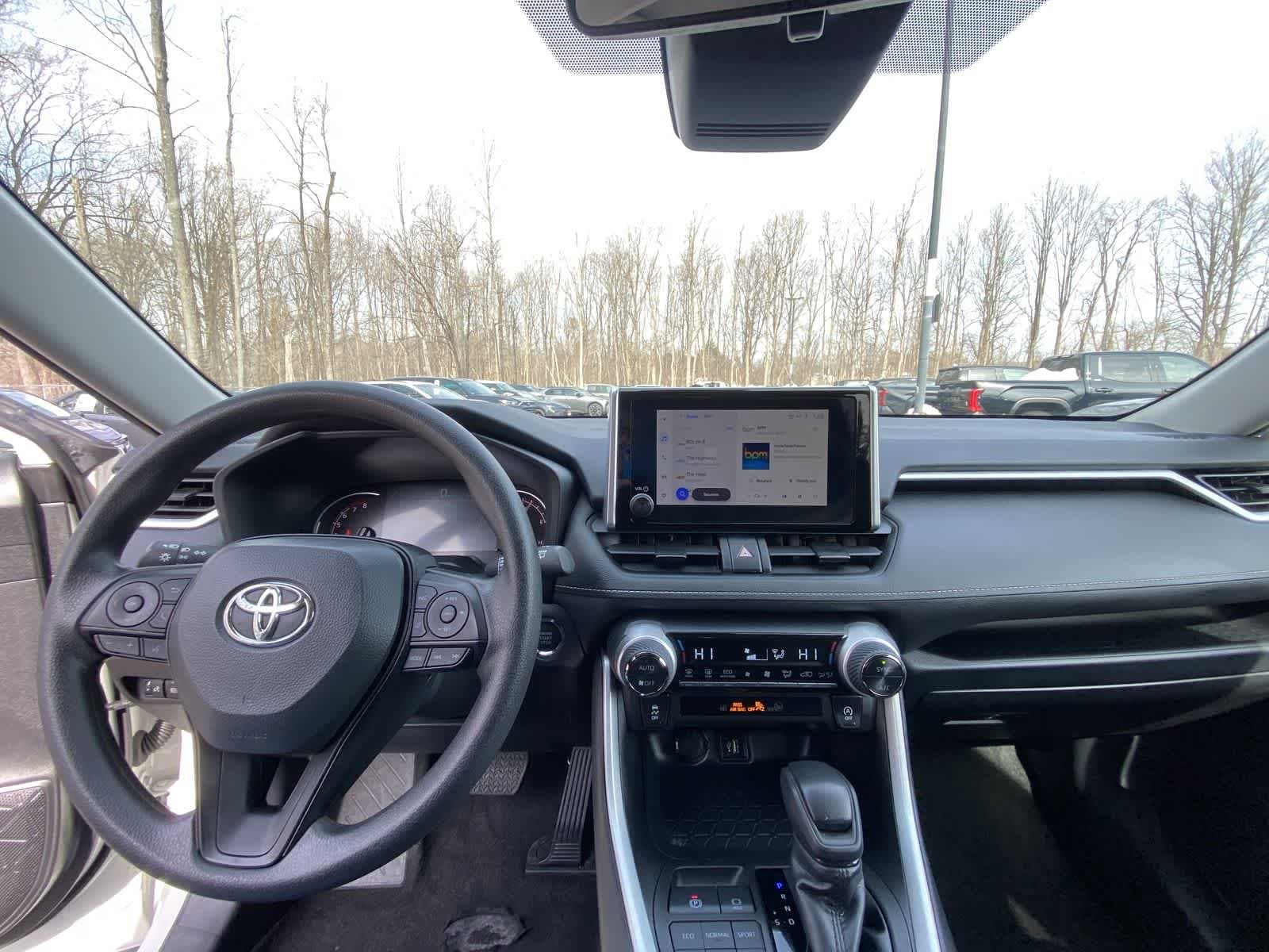 Thumbnail: 2025 Toyota RAV4 - 19