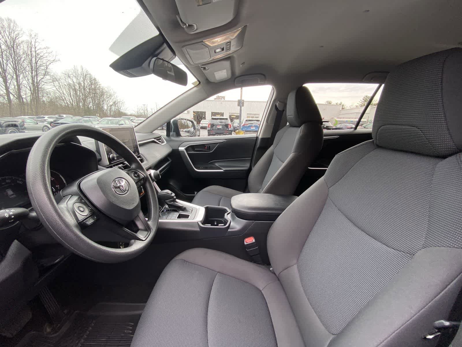 Thumbnail: 2025 Toyota RAV4 - 24