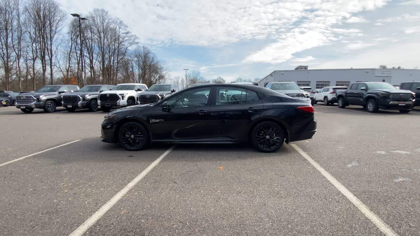 Thumbnail: 2025 Toyota Camry - 11