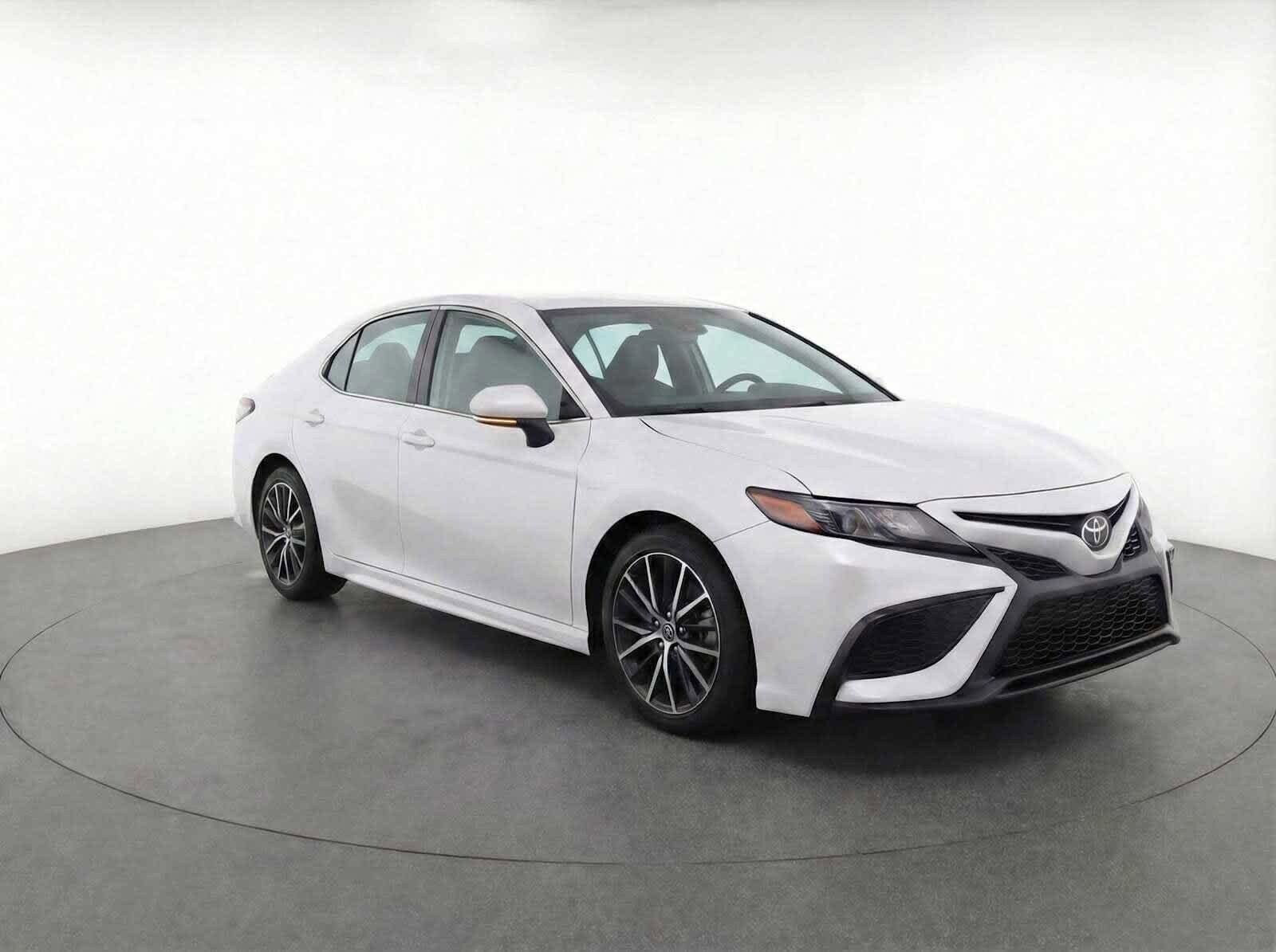 Thumbnail: 2023 Toyota Camry - 3