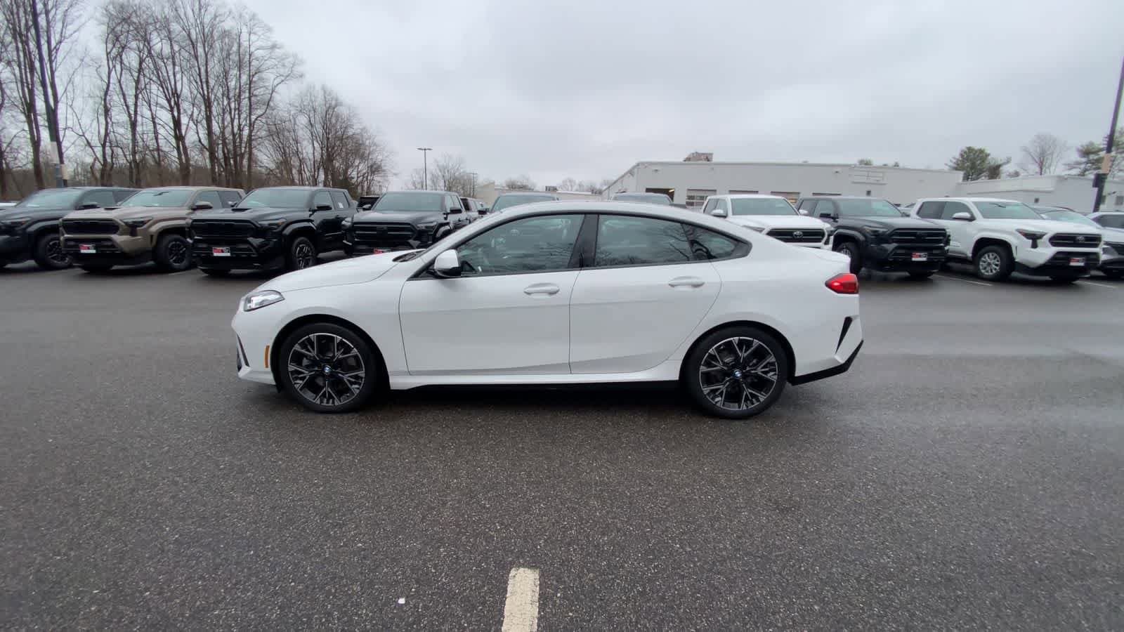 Thumbnail: 2025 BMW 2 Series - 9