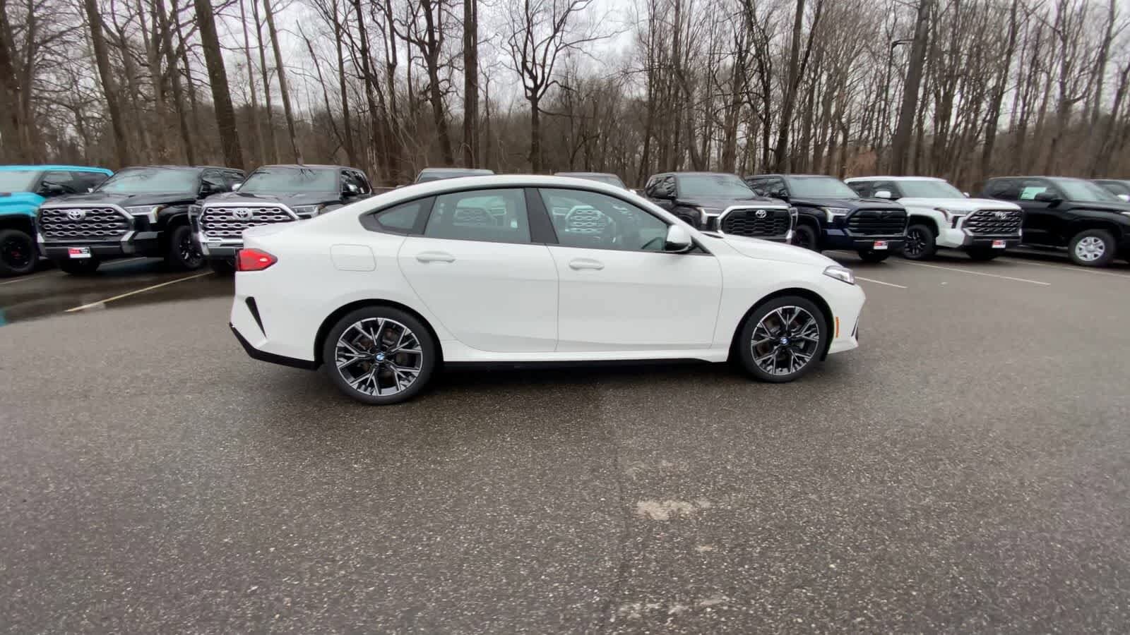 Thumbnail: 2025 BMW 2 Series - 13