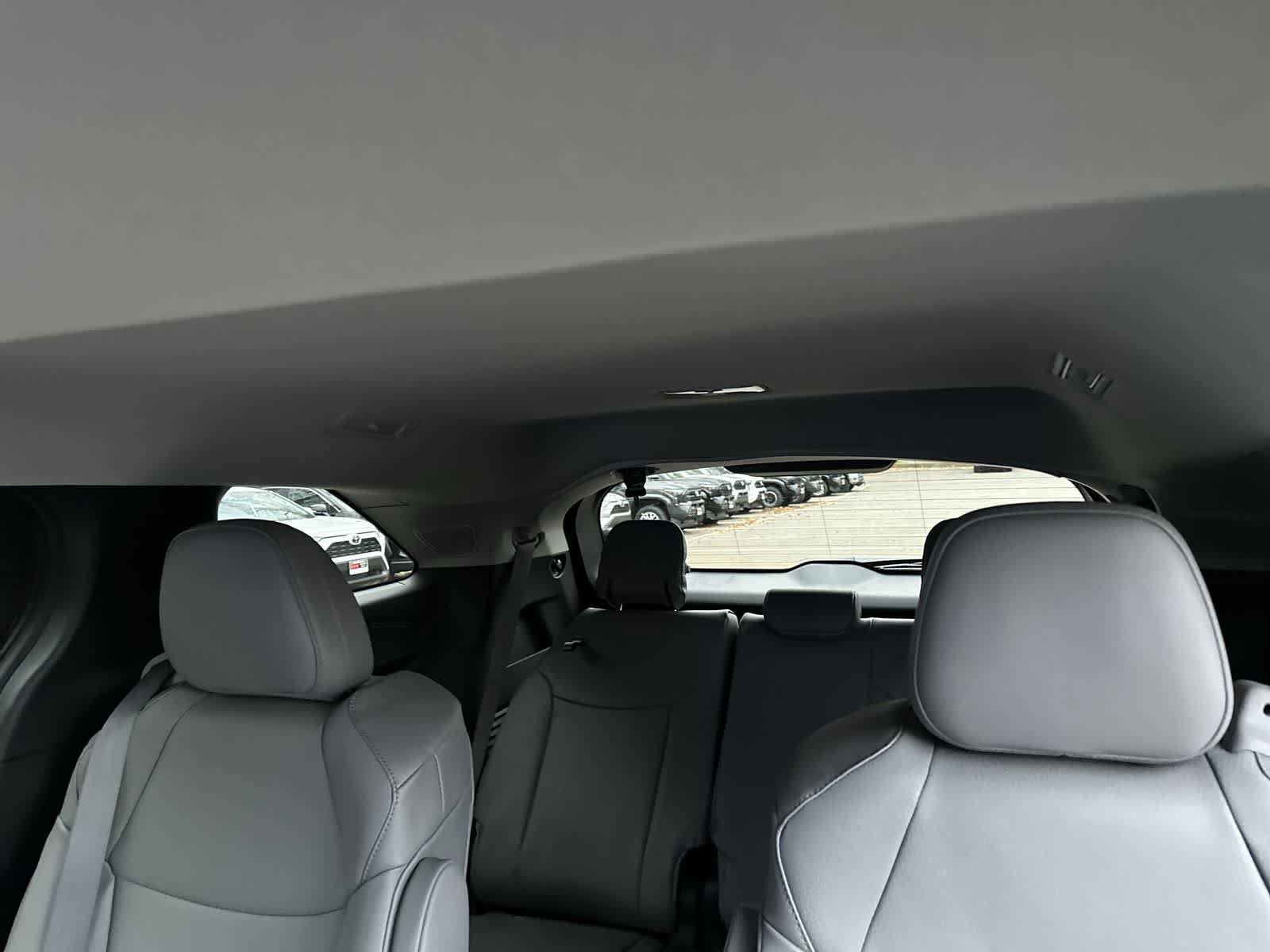 Thumbnail: 2025 Toyota Sienna - 31