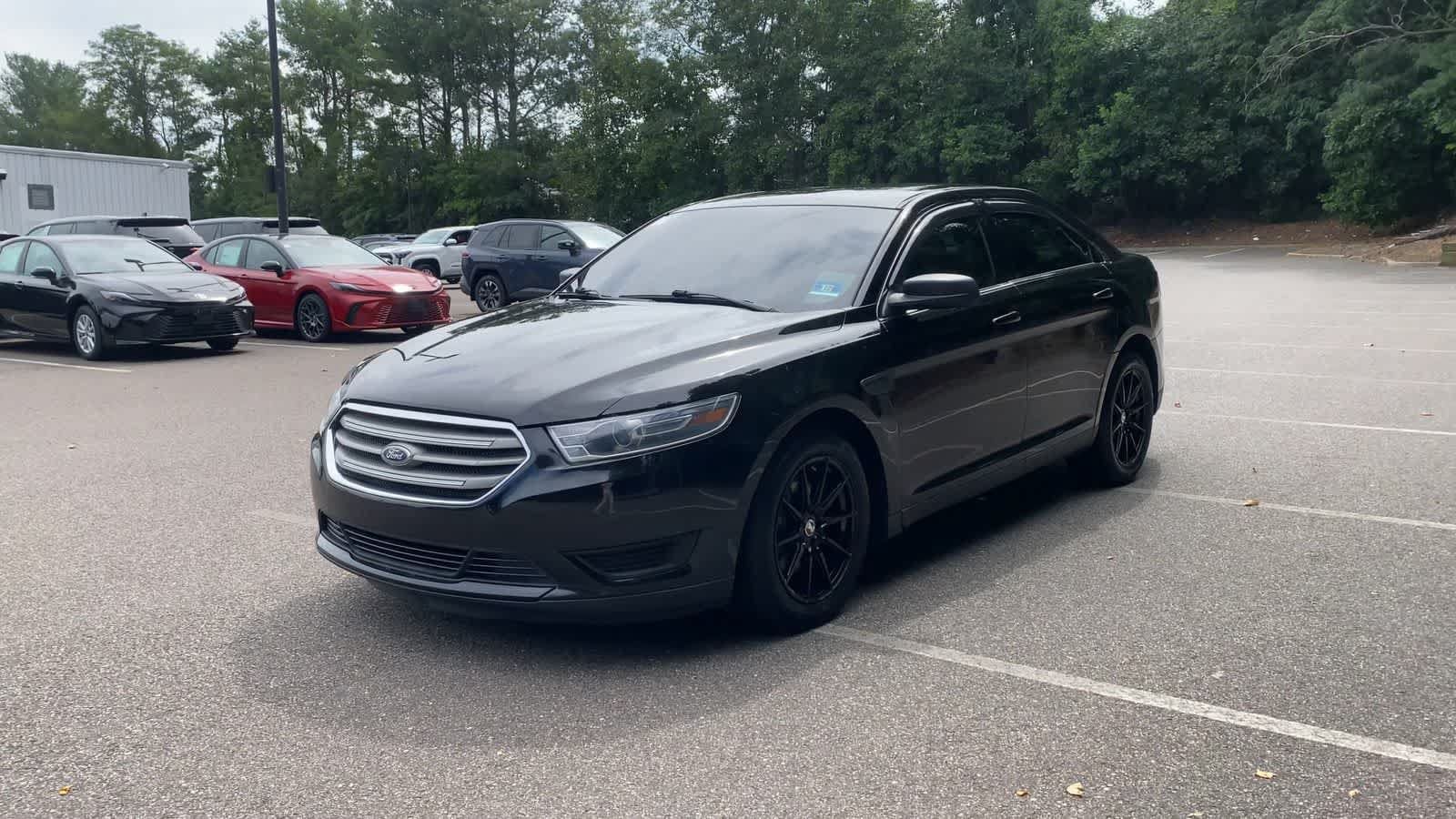 2019 Ford Taurus SE - Photo 7