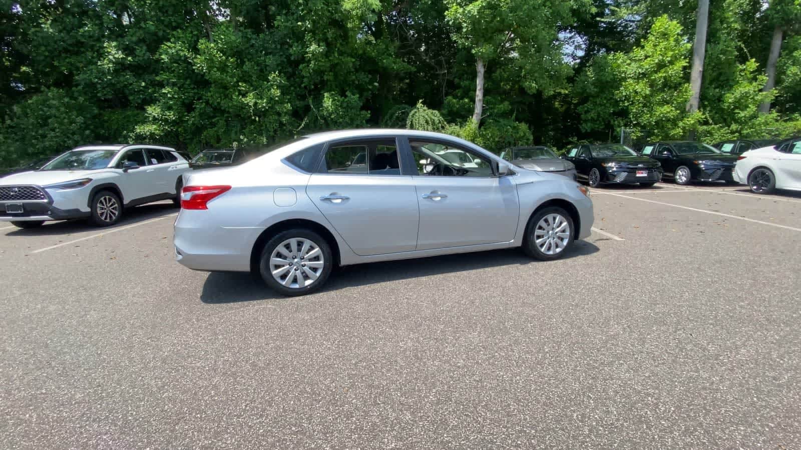Thumbnail: 2019 Nissan Sentra - 9