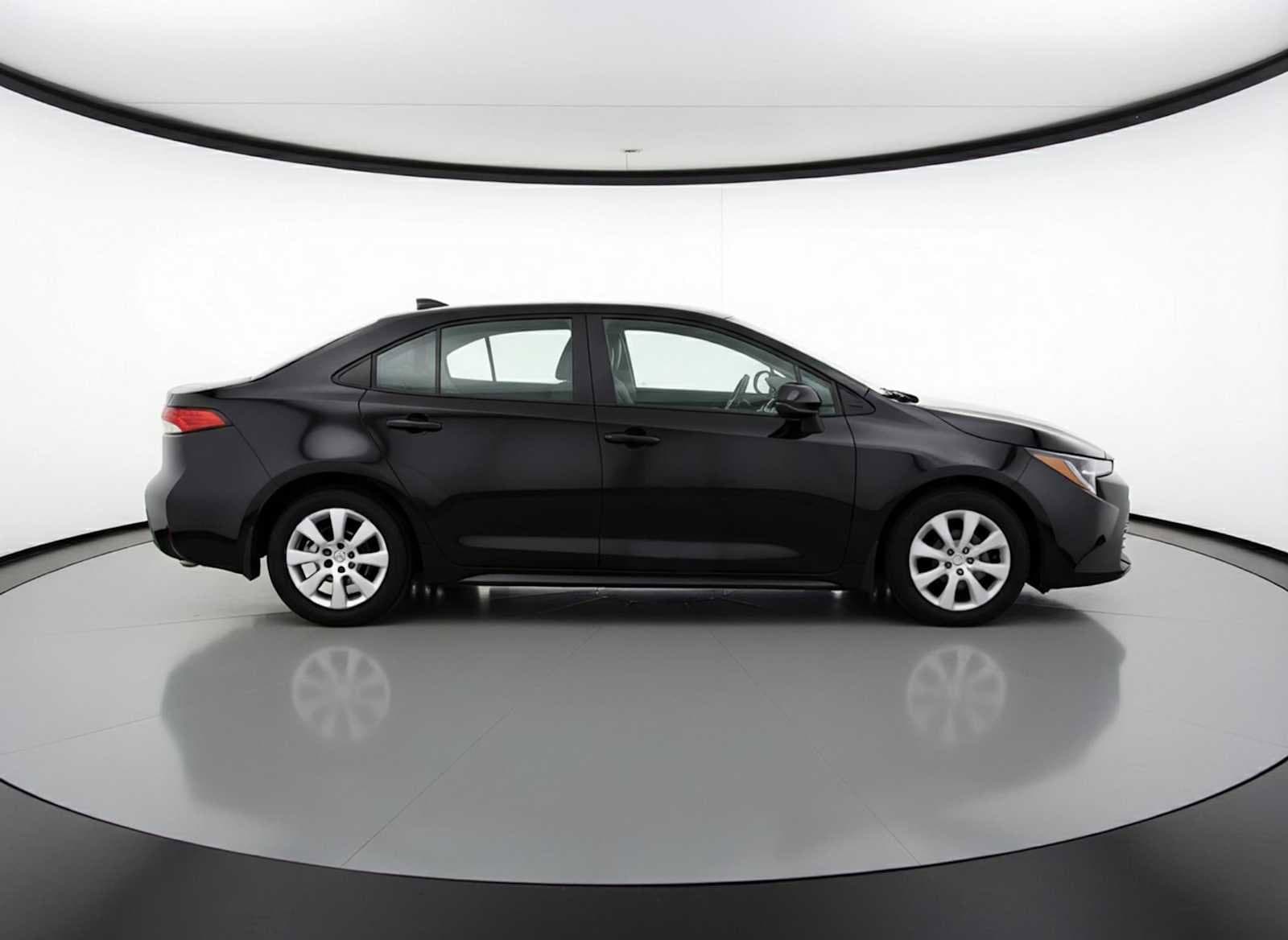 Thumbnail: 2024 Toyota Corolla - 4