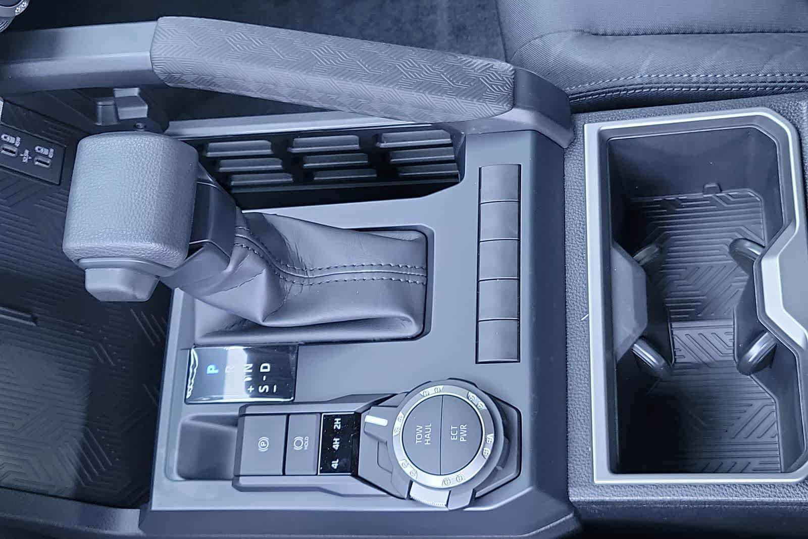 2025 Toyota Tacoma SR5 26