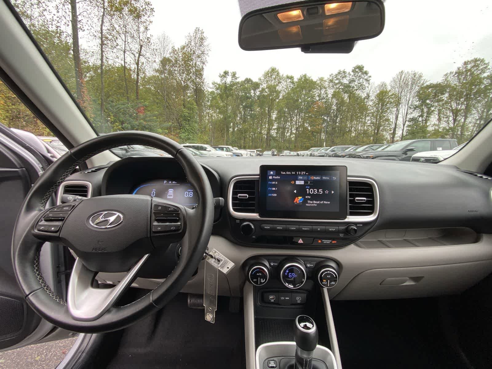 Thumbnail: 2023 Hyundai Venue - 19