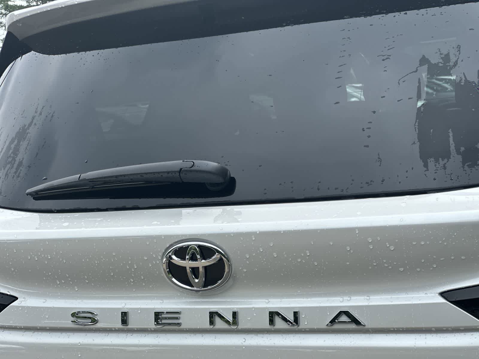 Thumbnail: 2026 Toyota Sienna - 21