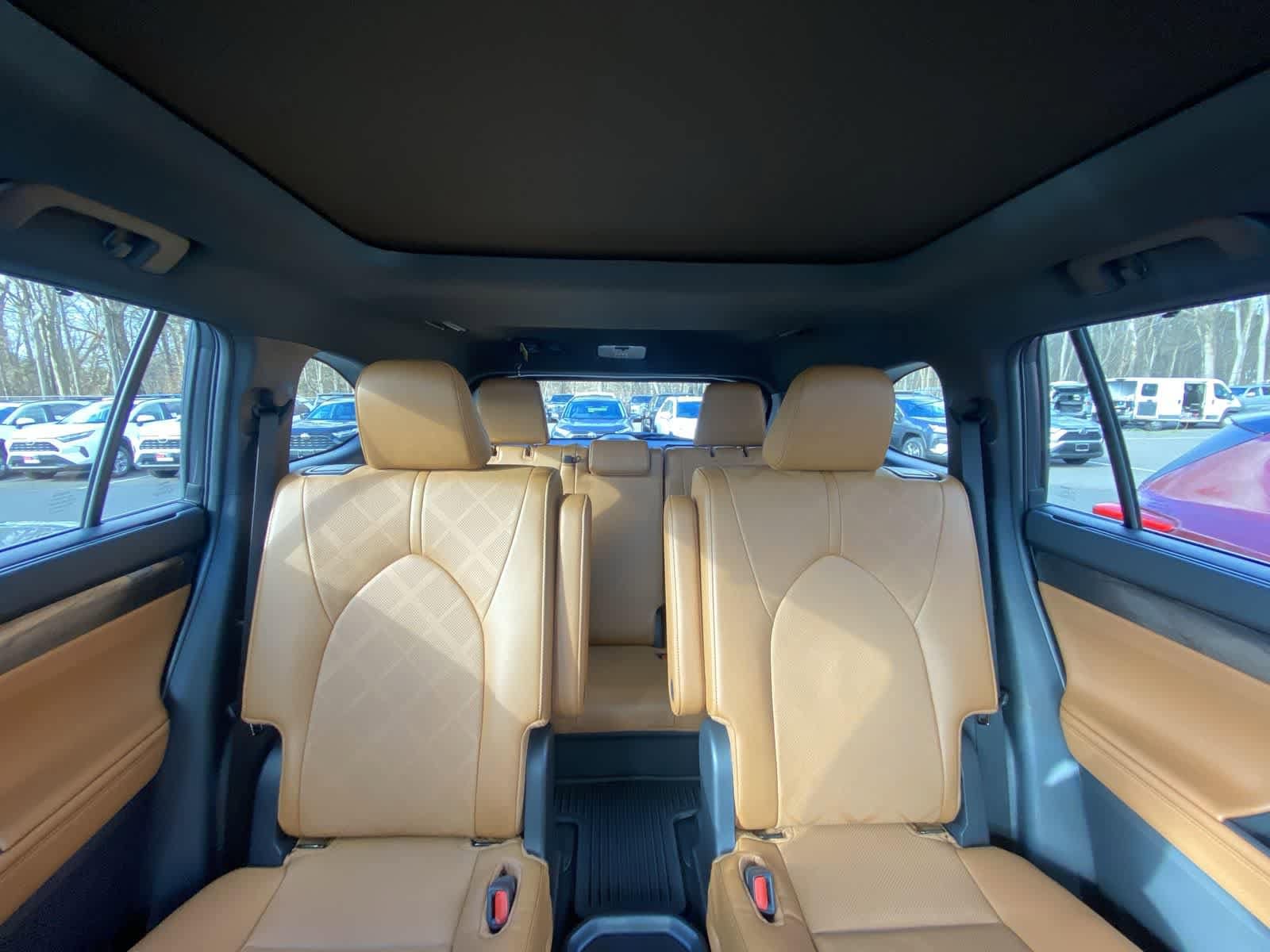 Thumbnail: 2025 Toyota Highlander - 30