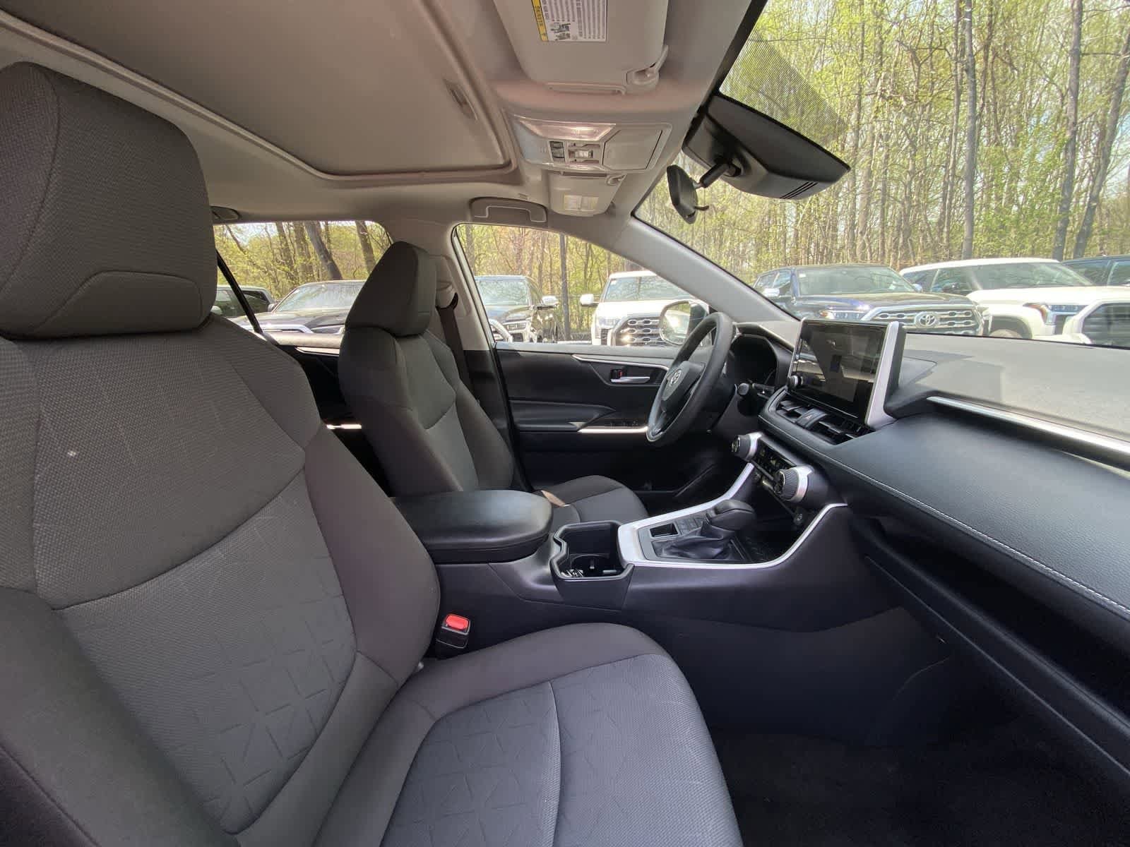 Thumbnail: 2025 Toyota RAV4 - 24