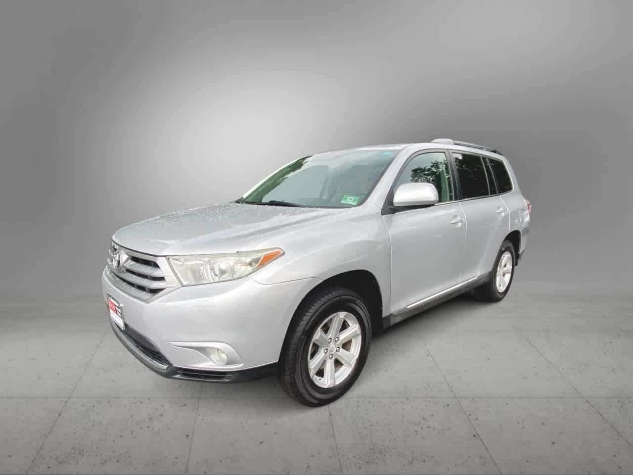 Thumbnail: 2013 Toyota Highlander - 1