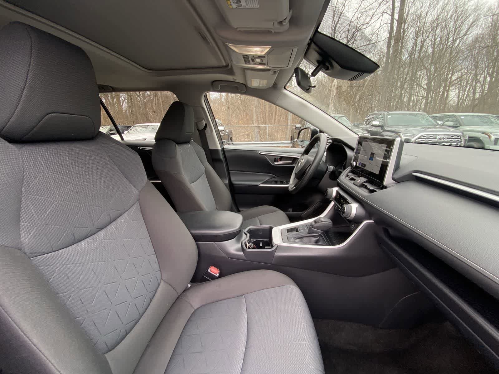 Thumbnail: 2025 Toyota RAV4 - 26