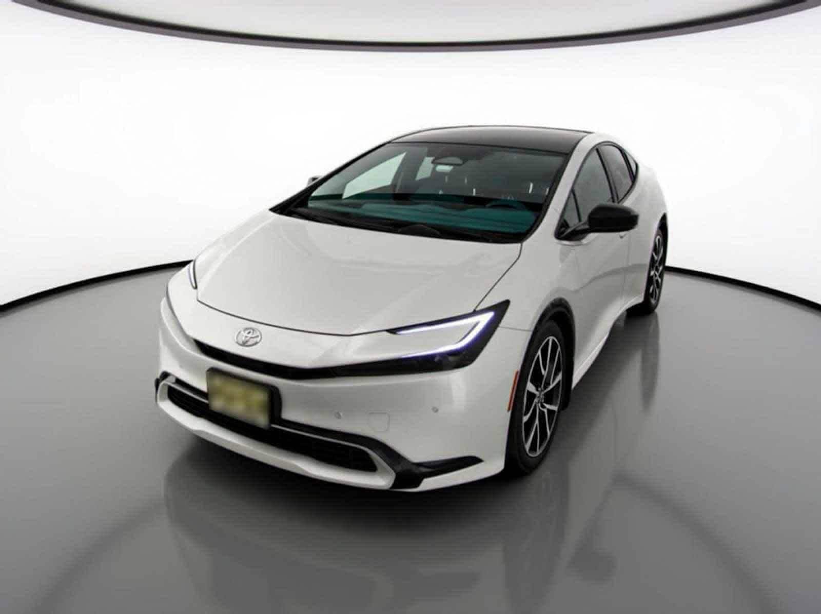 2023 Toyota Prius Prime XSE's photo