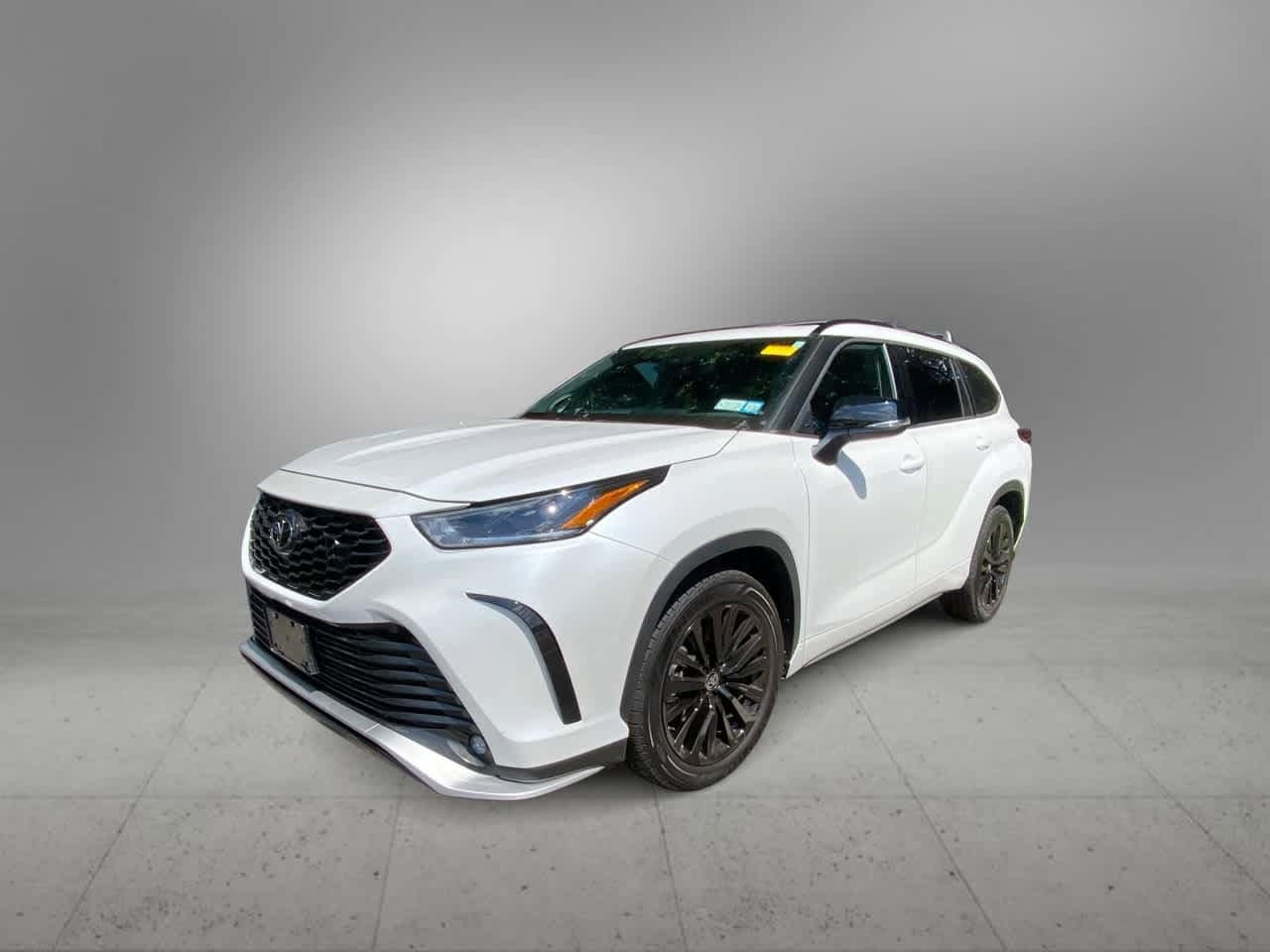 Thumbnail: 2023 Toyota Highlander - 1