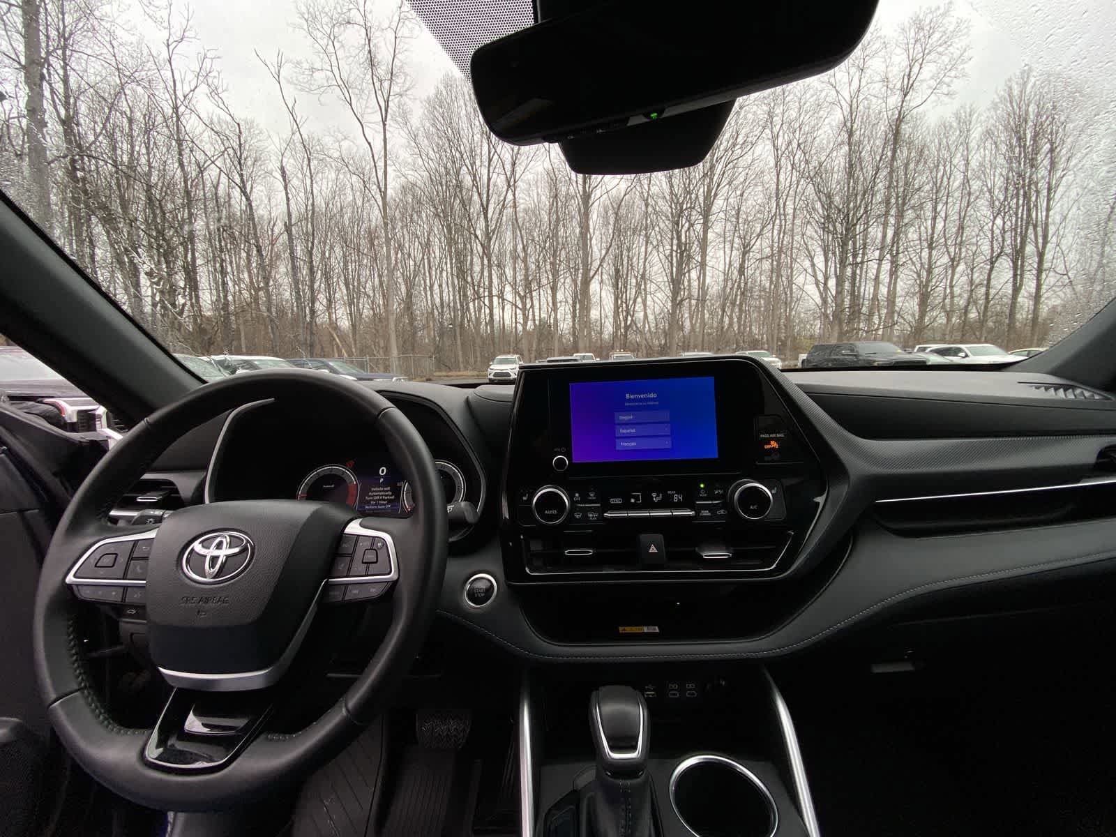 Thumbnail: 2025 Toyota Highlander - 22