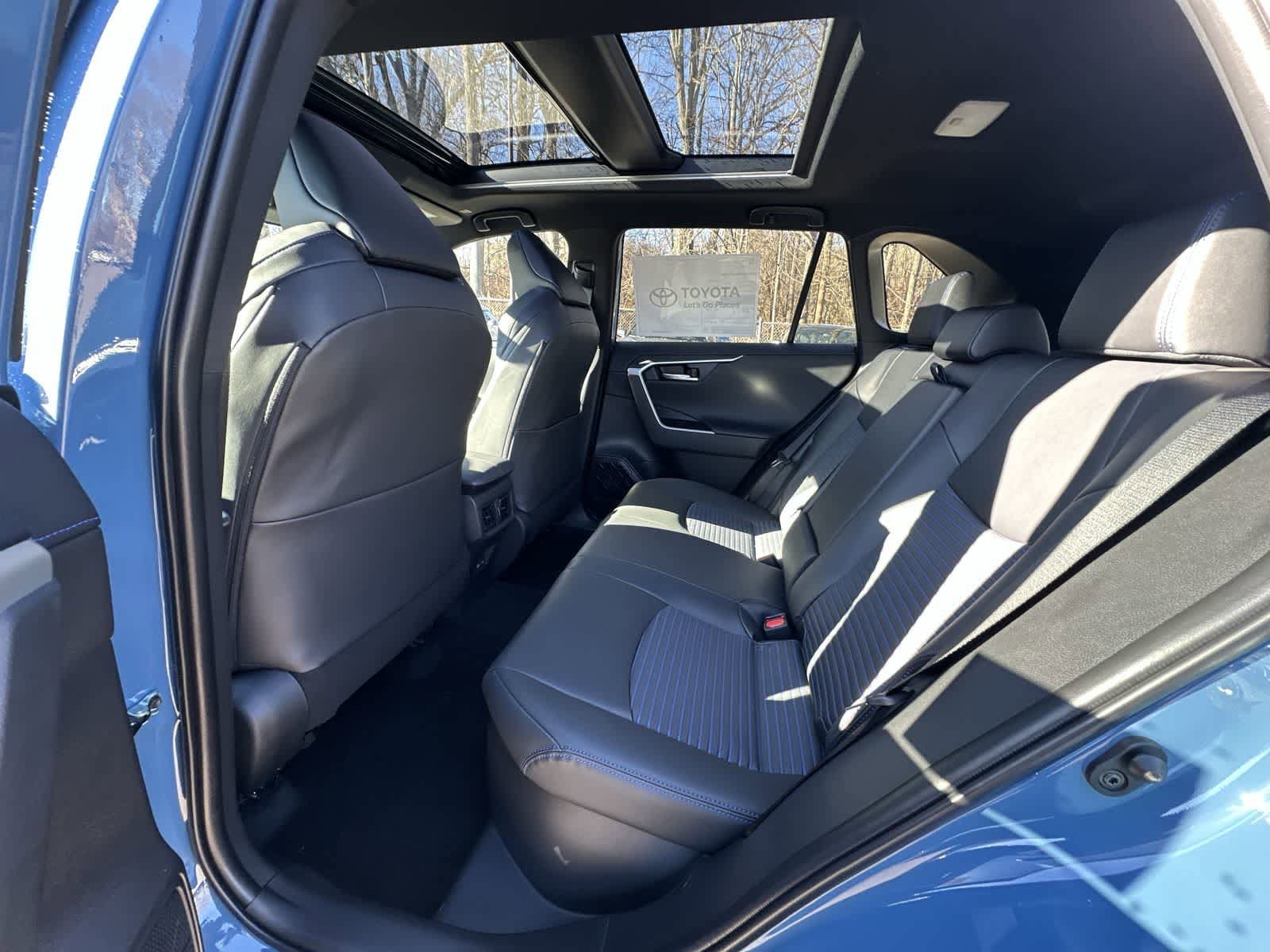 Thumbnail: 2025 Toyota RAV4 - 34