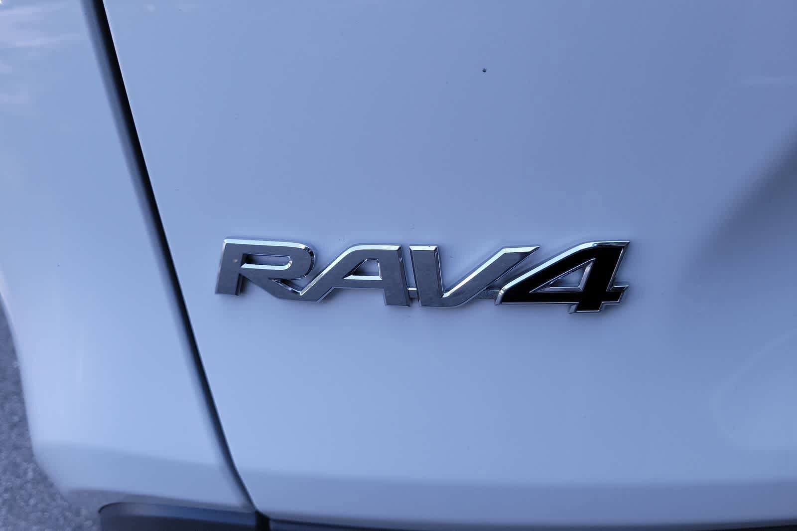 Thumbnail: 2025 Toyota RAV4 - 16