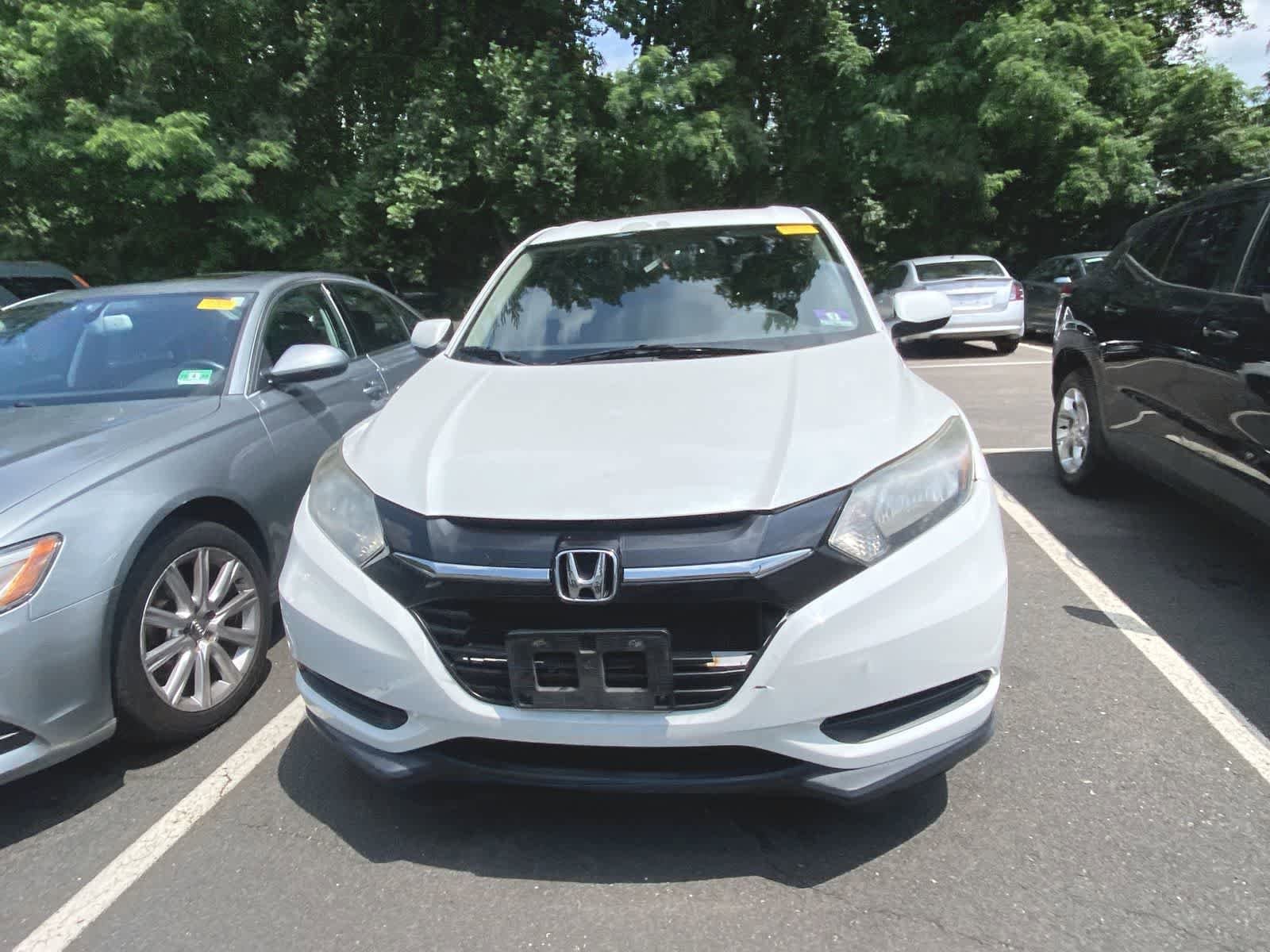 Thumbnail: 2017 Honda HR-V - 2
