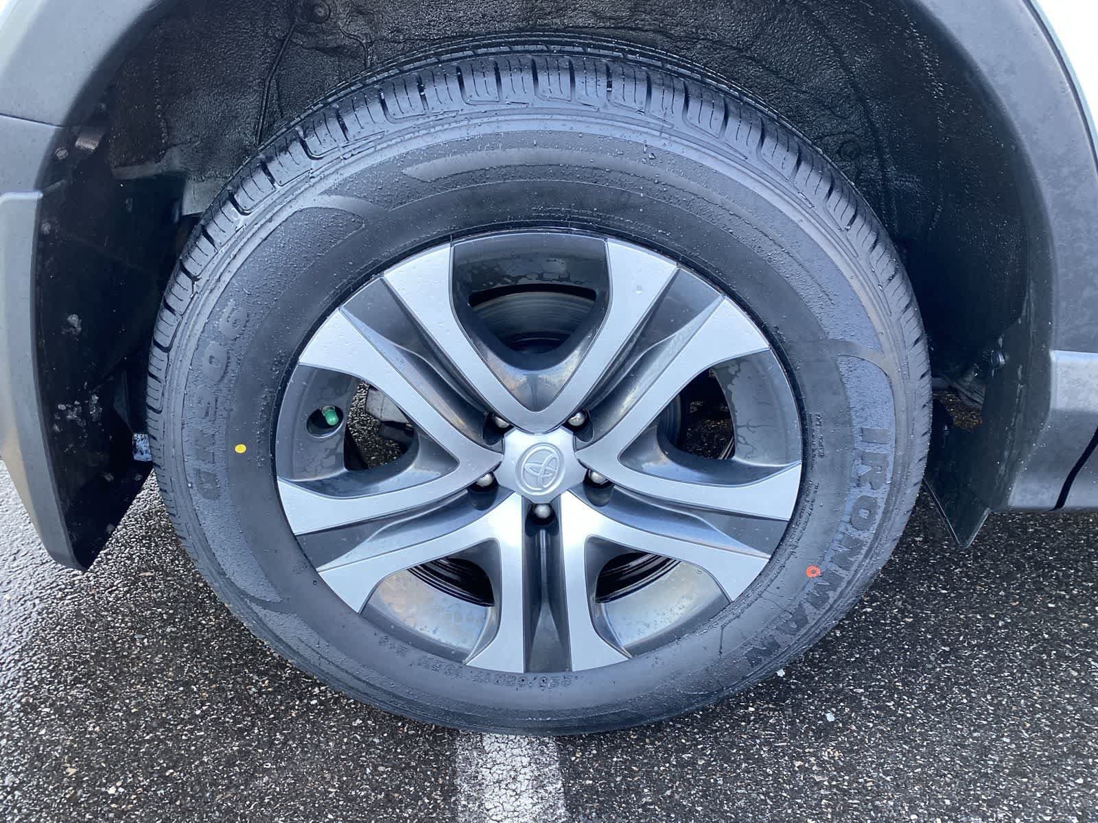 Thumbnail: 2018 Toyota RAV4 - 18