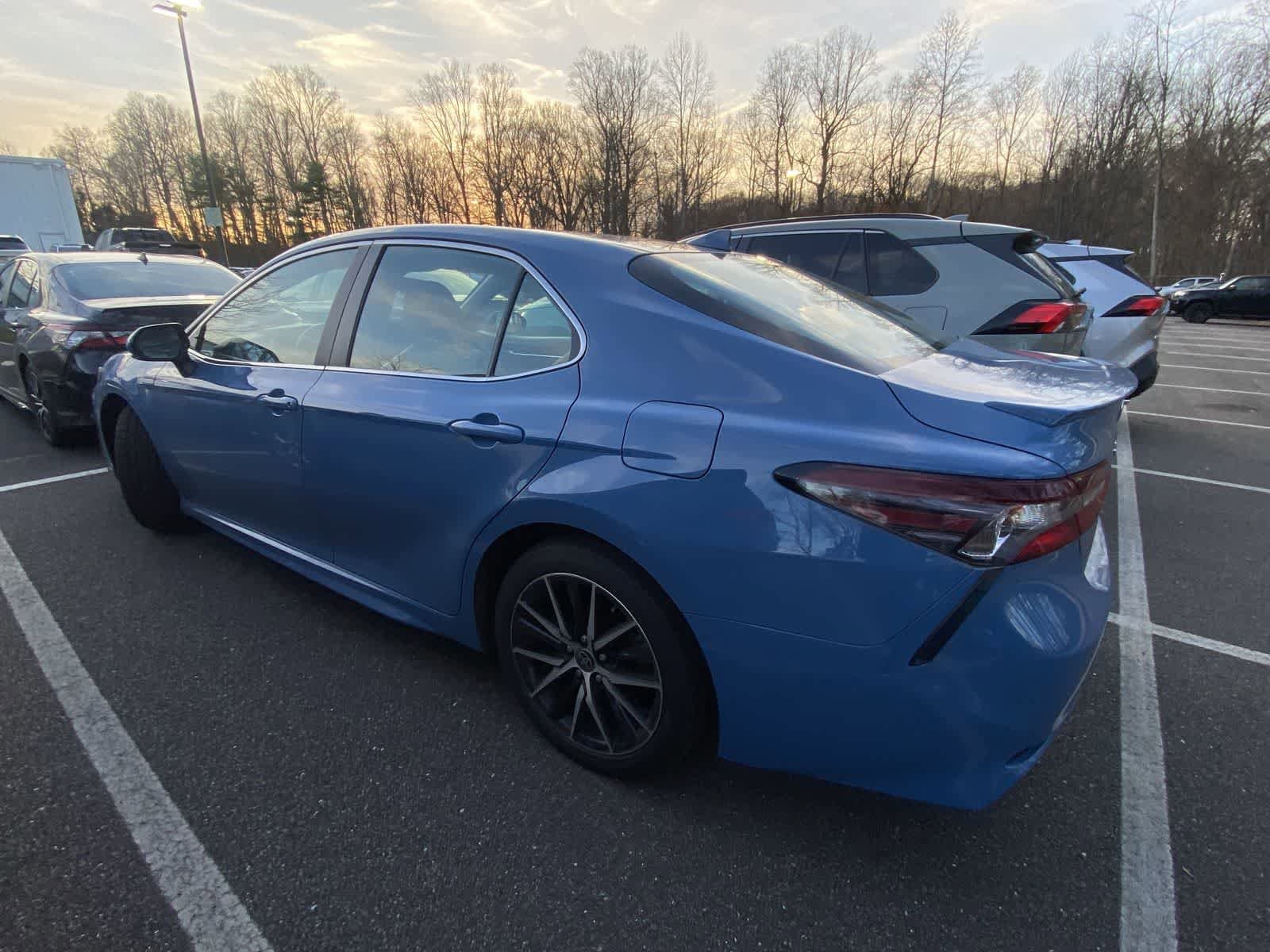 Thumbnail: 2023 Toyota Camry - 12