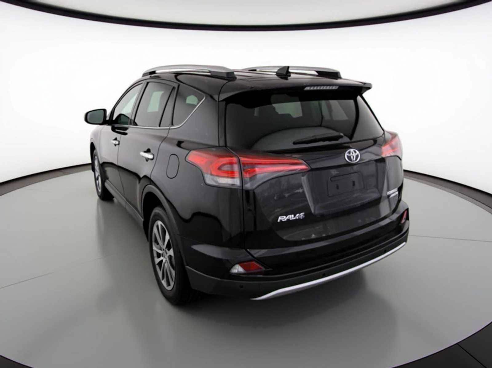 Thumbnail: 2016 Toyota RAV4 - 3