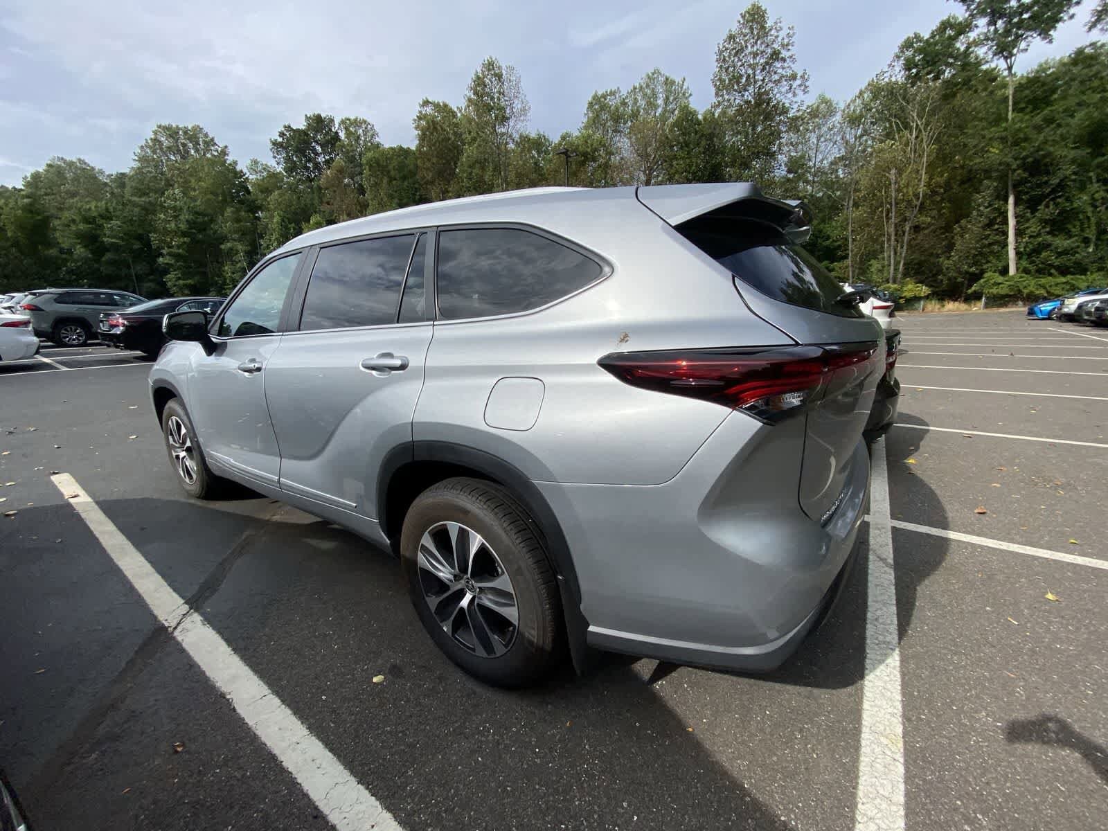 Thumbnail: 2025 Toyota Highlander - 9