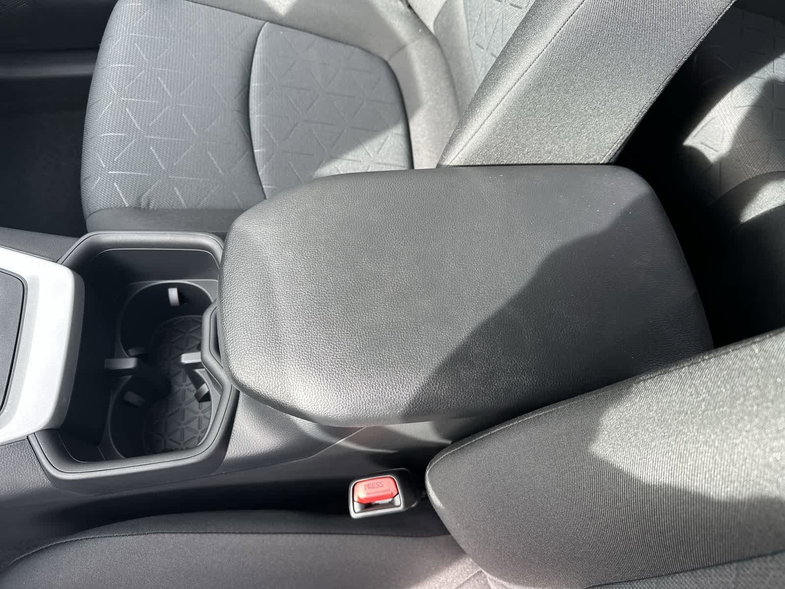 Thumbnail: 2025 Toyota RAV4 - 21