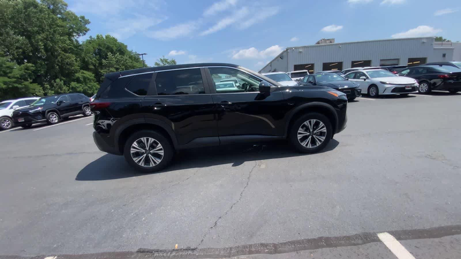 Thumbnail: 2023 Nissan Rogue - 9