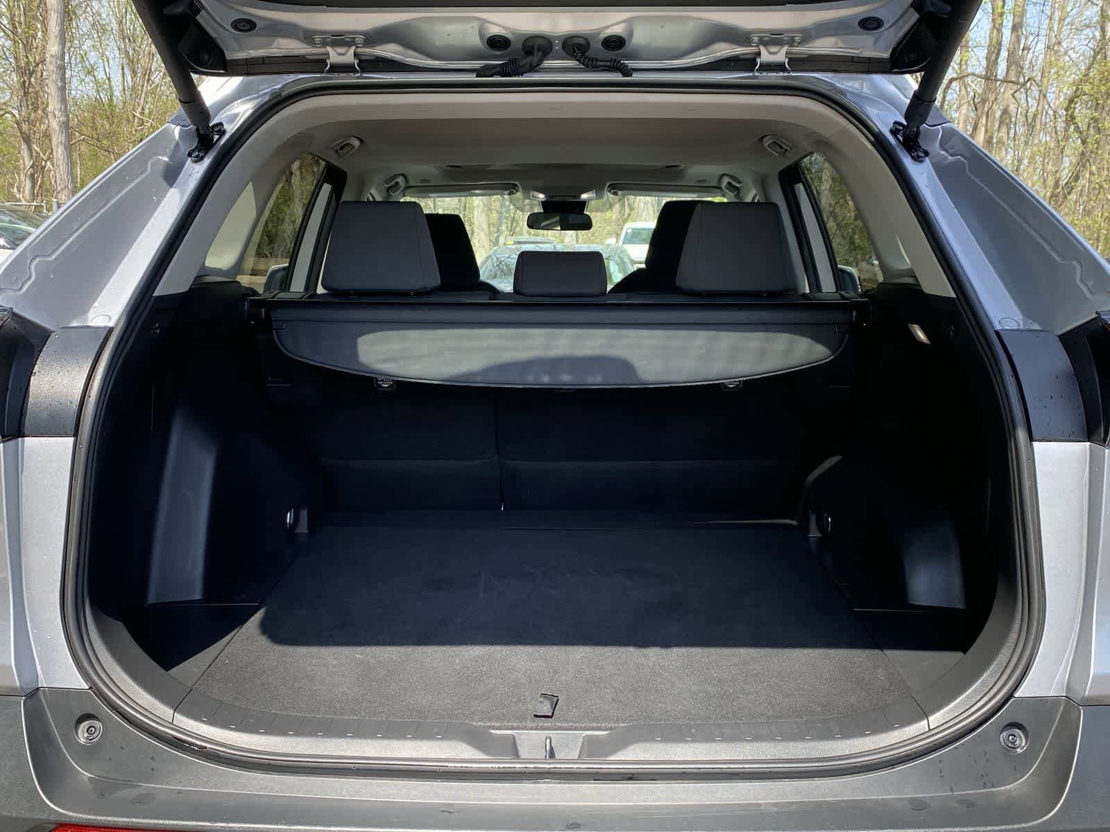 Thumbnail: 2025 Toyota RAV4 - 13