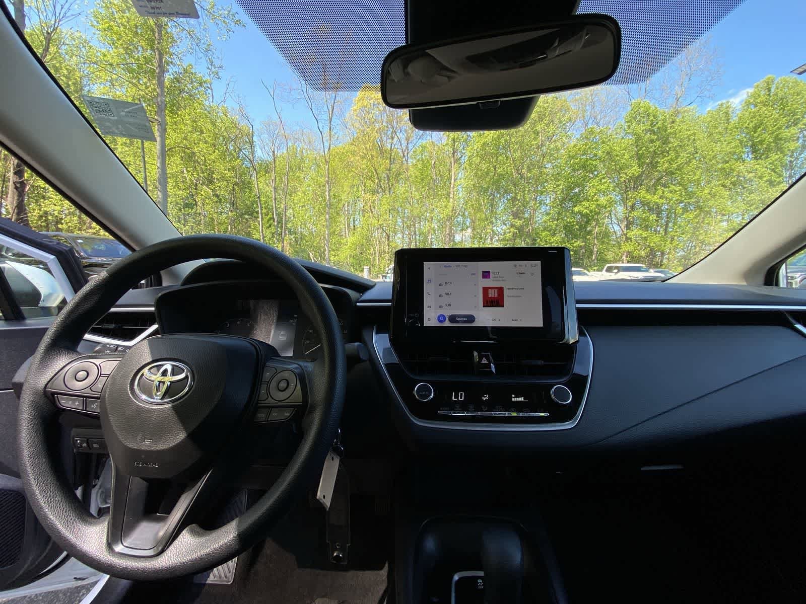 2024 Toyota Corolla LE - Photo 31