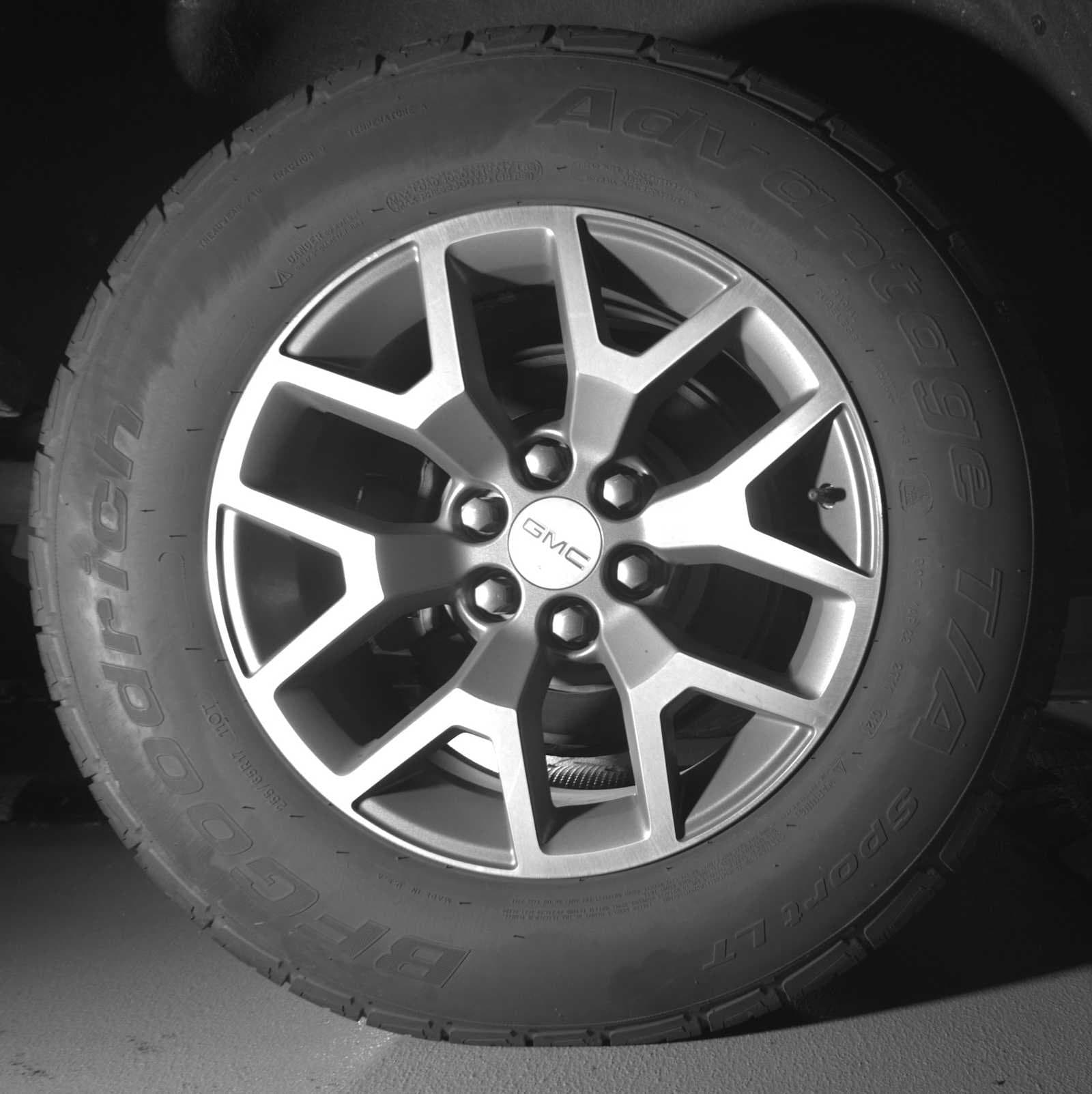 Thumbnail: 2017 GMC Canyon - 25