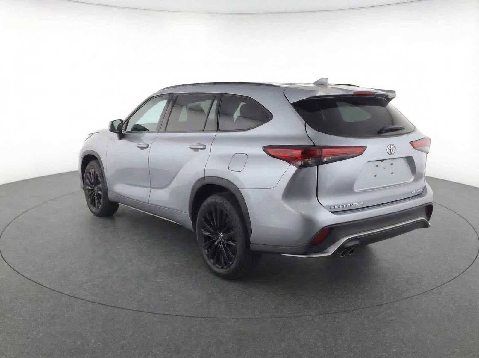 Thumbnail: 2025 Toyota Highlander - 4